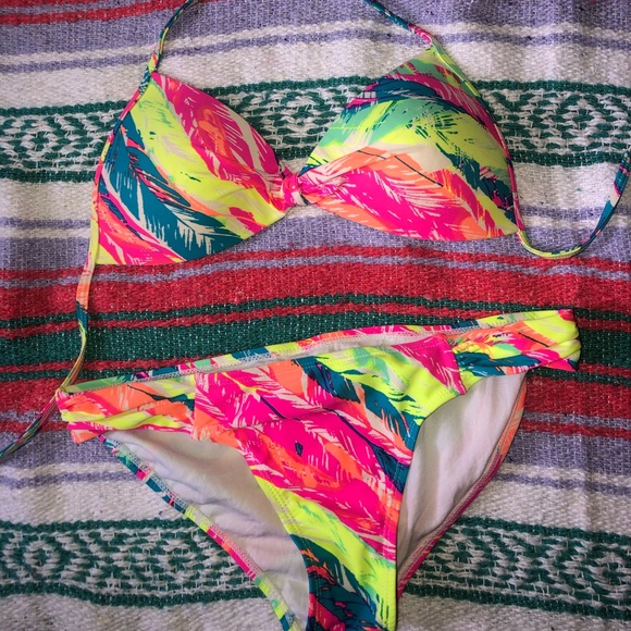 Bikini Lot - Picture 4 of 9